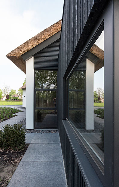 villa-rieten-dak-heesch